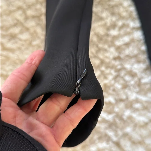 Good American Good Waist Flare Scuba Pants
NWOT size 0 - Picture 8 of 12